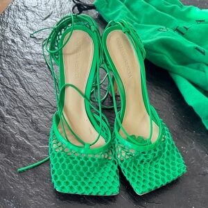 Bottega Veneta Mesh Nappa Stretch Ankle Tie 90mm Sandal in the color Grass